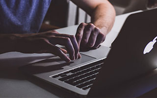 意甲媒体热议：米兰外租球员科莫托本赛季表现出色，其身价暴涨80%